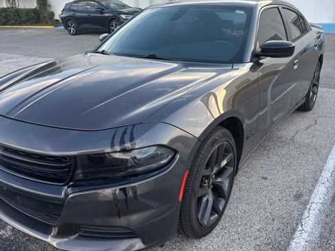 Used 2019 Dodge Charger SXT w/ Plus Group RWD image 1