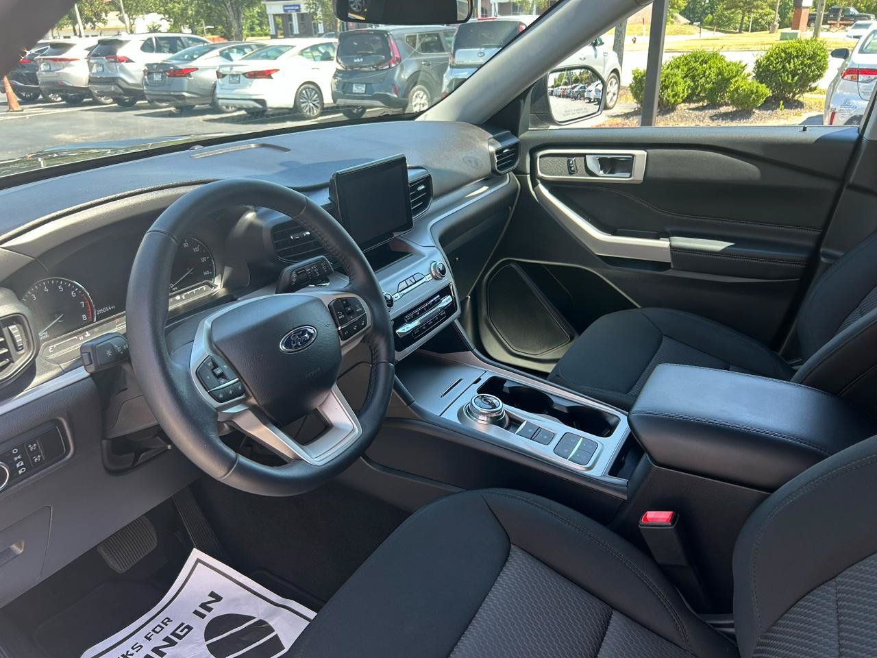 Used 2024 Ford Explorer XLT RWD image 10