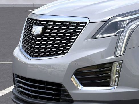 New 2025 Cadillac XT5 Luxury w/ LPO, Red Accent Package image 13