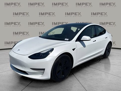 Used 2021 Tesla Model 3 Standard Range Plus RWD image 1