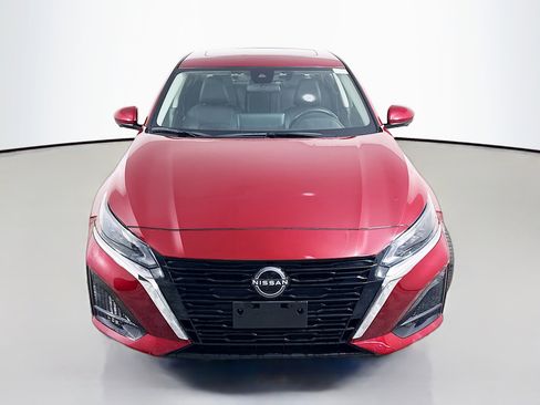 Used 2024 Nissan Altima 2.5 SL image 2