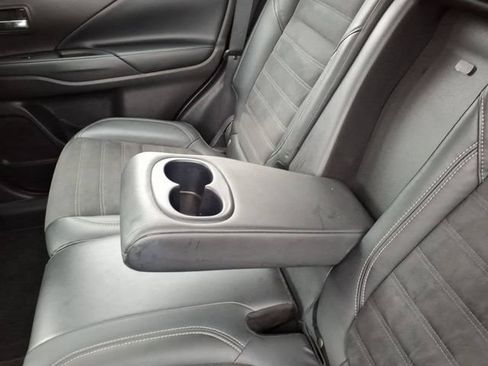 Used 2020 Mitsubishi Outlander AWD image 18