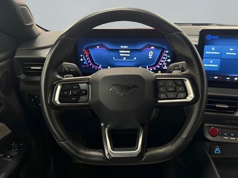 Used 2025 Ford Mustang GT RWD image 16