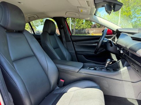 Used 2021 MAZDA MAZDA3 s FWD image 23
