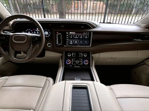 Used 2024 GMC Yukon Denali image 15