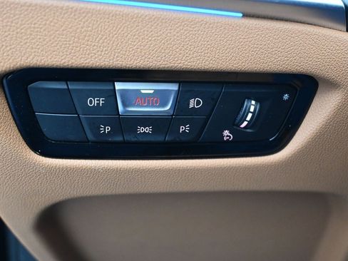 Used 2023 BMW 330i xDrive Sedan w/ Premium Package image 18