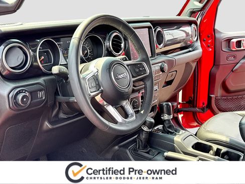 Used 2023 Jeep Wrangler Unlimited Sahara AWD/4WD image 4