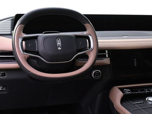New 2026 Lincoln Navigator Black Label AWD/4WD image 12