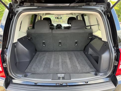 Used 2017 Jeep Patriot Sport AWD/4WD image 10