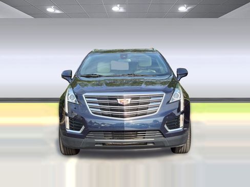 Used 2017 Cadillac XT5 Luxury w/ Driver Awareness Package FWD image 6