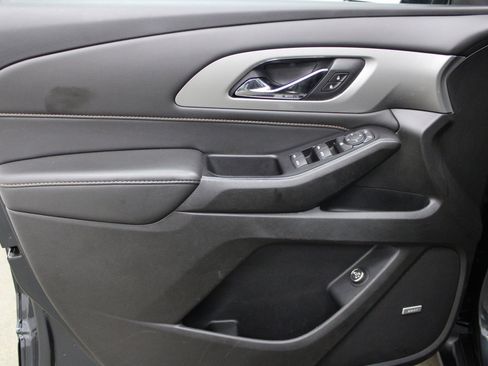 Used 2020 Chevrolet Traverse RS w/ LPO, Floor Liner Package image 10