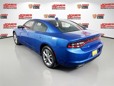 Used 2023 Dodge Charger SXT image 2