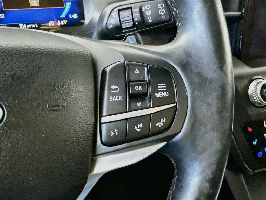 Used 2020 Ford Explorer Platinum w/ Premium Technology Package AWD/4WD image 26