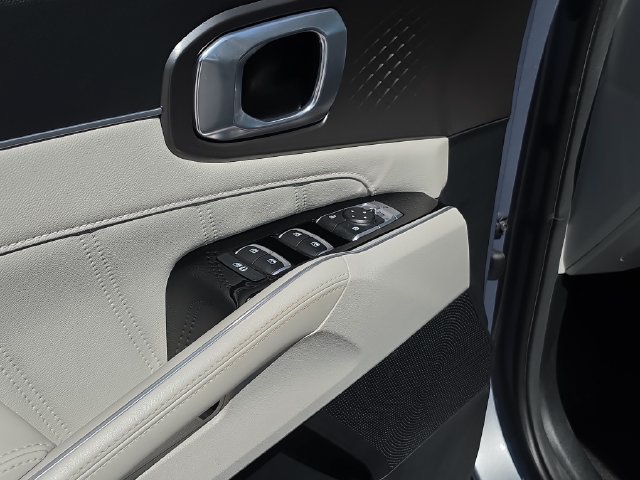 Certified 2023 Kia Sorento SX FWD image 19