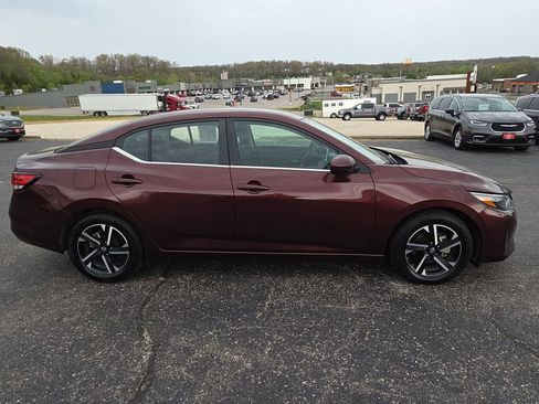 Used 2024 Nissan Sentra SV image 9