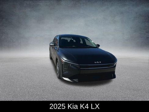 Used 2025 Kia K4 LX image 3
