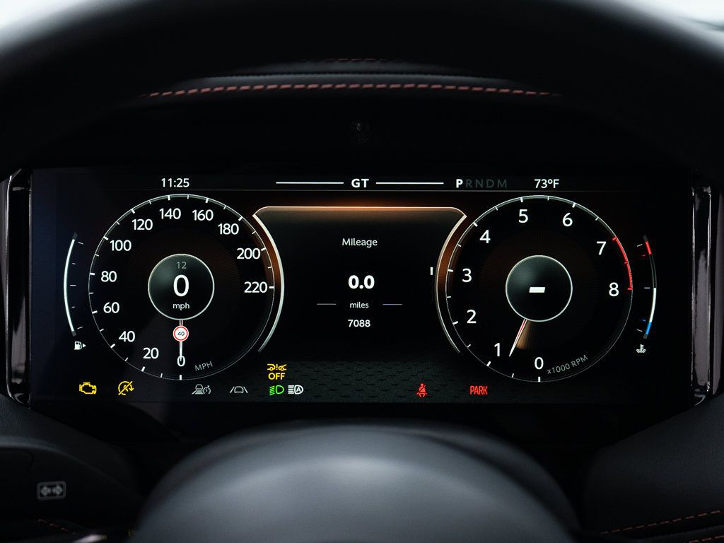 Used 2025 Aston Martin DB12 Convertible RWD image 38
