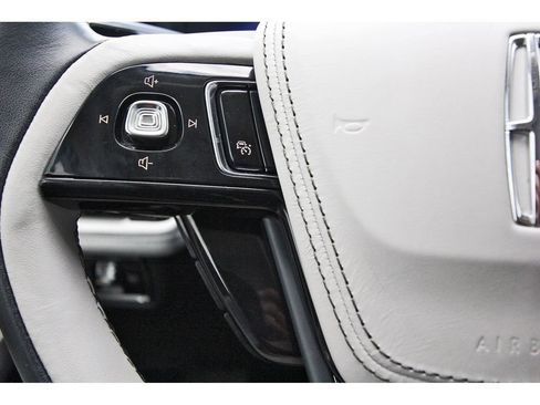 Used 2025 Lincoln Aviator 2WD image 19