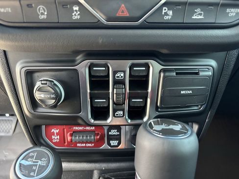 New 2026 Jeep Wrangler Unlimited Rubicon image 16