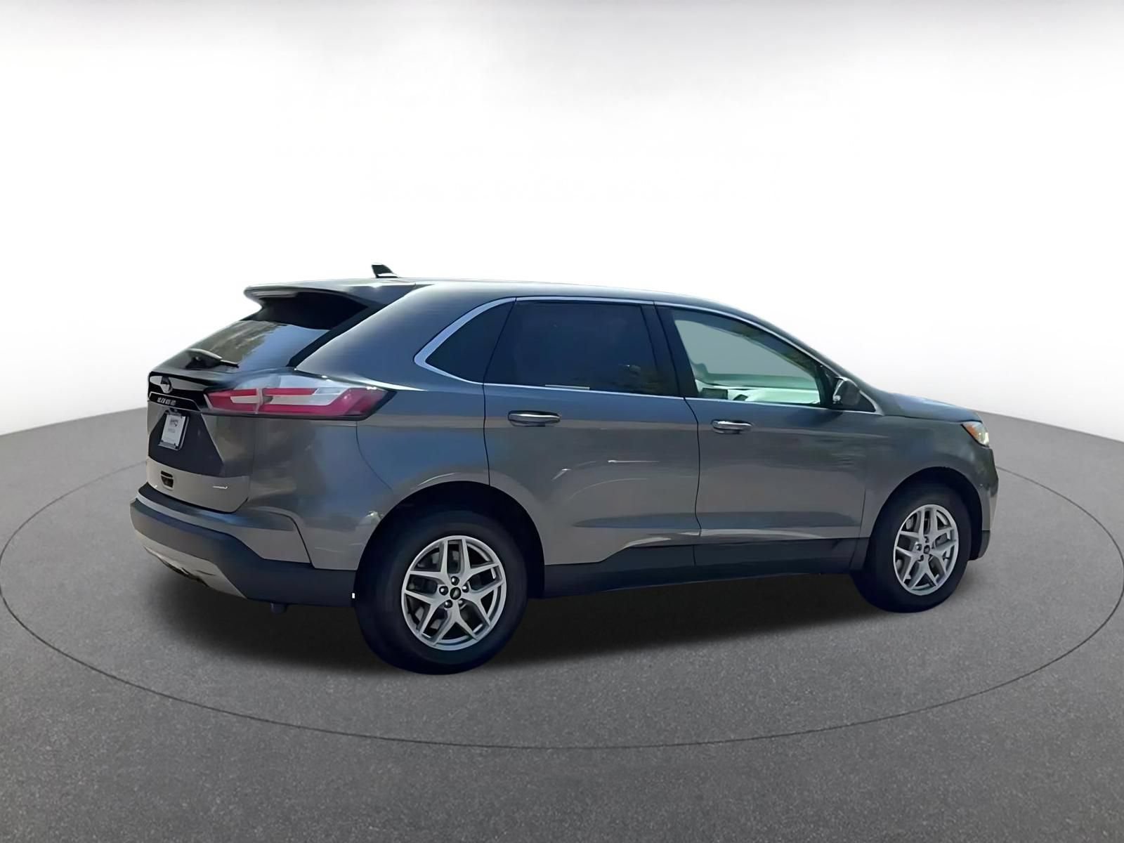 Used 2024 Ford Edge SEL AWD/4WD image 14