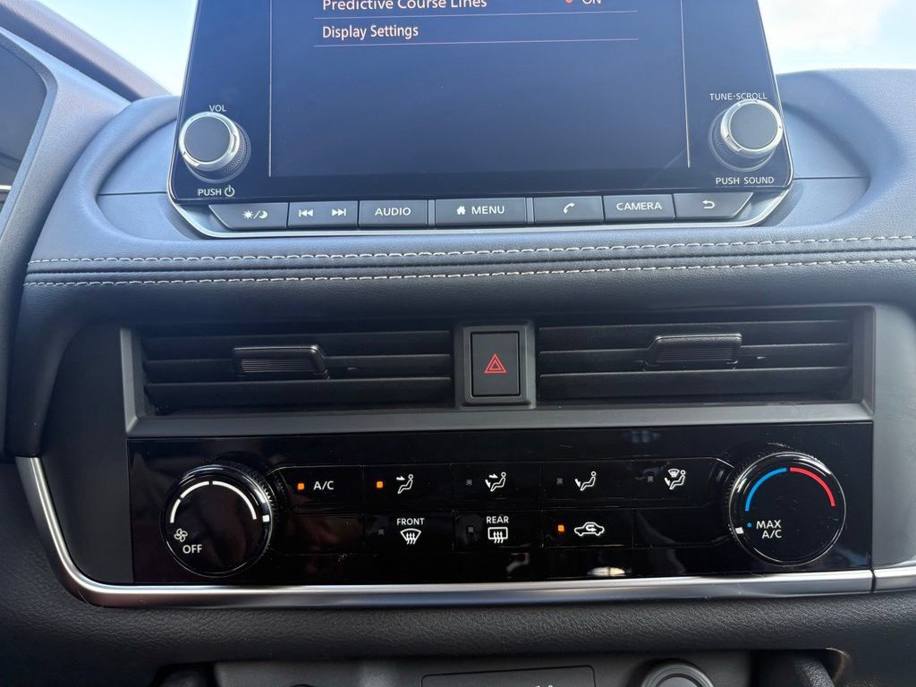 Used 2023 Nissan Rogue S AWD/4WD image 33