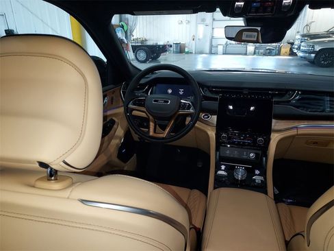 New 2025 Jeep Grand Cherokee L Summit image 15