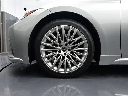 Used 2025 Lexus LS 500 w/ Accessory Package (Z1) RWD image 6