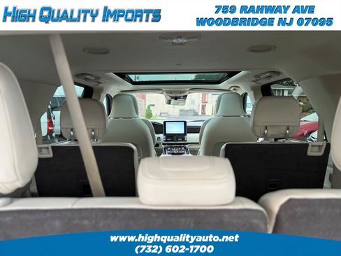 Used 2018 Lincoln Navigator Select w/ Technology Package AWD/4WD image 19