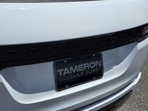 Used 2024 Land Rover Range Rover Evoque S AWD/4WD image 32
