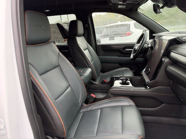 Used 2025 GMC Yukon AT4 w/ AT4 Premium Plus Package AWD/4WD image 11