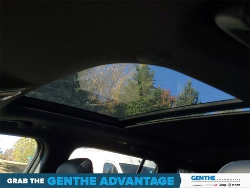 Certified 2024 Jeep Grand Cherokee Limited image 10