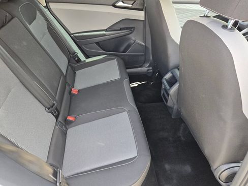 Certified 2023 Volkswagen Taos S FWD image 16
