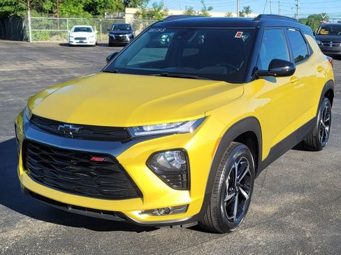 Used 2023 Chevrolet TrailBlazer RS w/ Sun and Liftgate Package AWD/4WD image 3