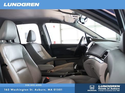 Used 2017 Honda Ridgeline RTL-T image 16