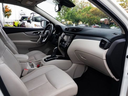 Used 2020 Nissan Rogue Sport SL w/ Premium Package FWD image 26