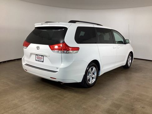Used 2013 Toyota Sienna LE FWD image 5