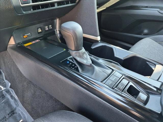 Used 2025 Toyota Camry LE FWD image 12