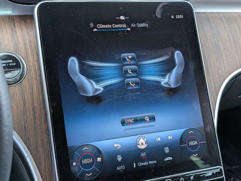 Used 2025 Mercedes-Benz C 300 4MATIC Sedan image 16