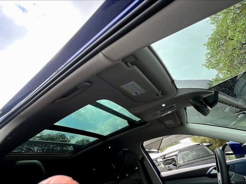 Used 2022 Volkswagen Taos SE image 14