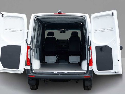 New 2025 Mercedes-Benz Sprinter 2500 image 9