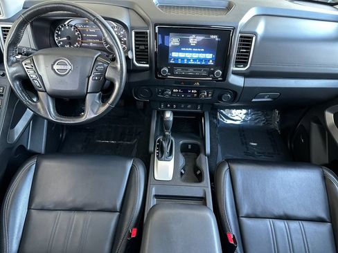 Used 2022 Nissan Frontier SV w/ SV Premium Package RWD image 12
