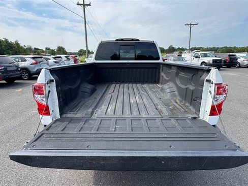 Used 2017 Nissan Titan S AWD/4WD image 28