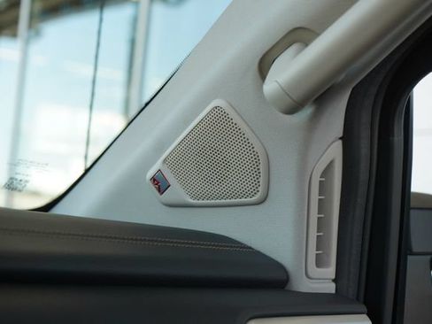 Used 2017 Nissan Titan SL RWD image 16