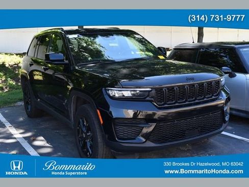 Used 2024 Jeep Grand Cherokee Altitude AWD/4WD image 1