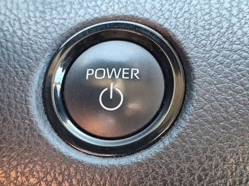 Used 2025 Toyota Camry LE FWD image 17