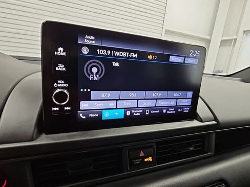 Used 2025 Honda Pilot TrailSport image 15