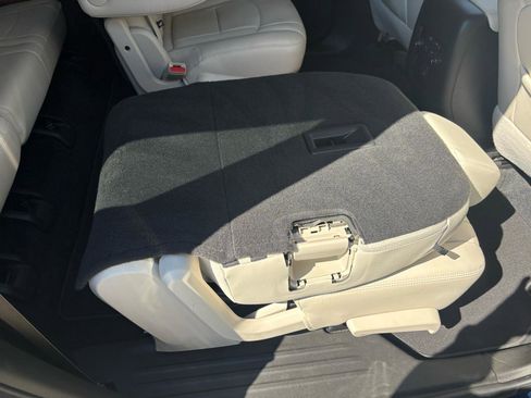 Used 2023 Buick Enclave Essence image 49