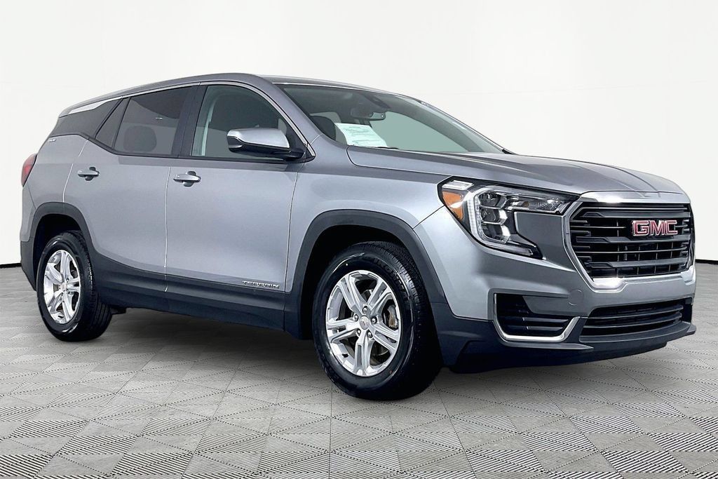 Certified 2024 GMC Terrain SLE FWD image 3