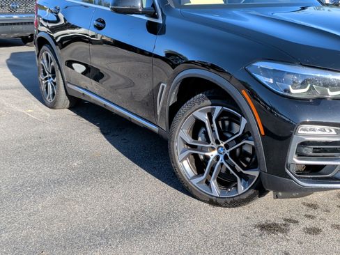 Used 2021 BMW X5 xDrive40i w/ Premium Package image 3