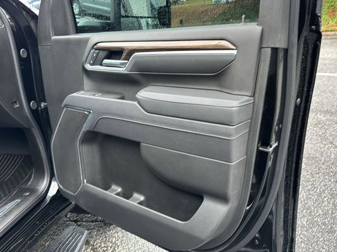 Used 2025 Chevrolet Silverado 2500 LT w/ Convenience Package image 15